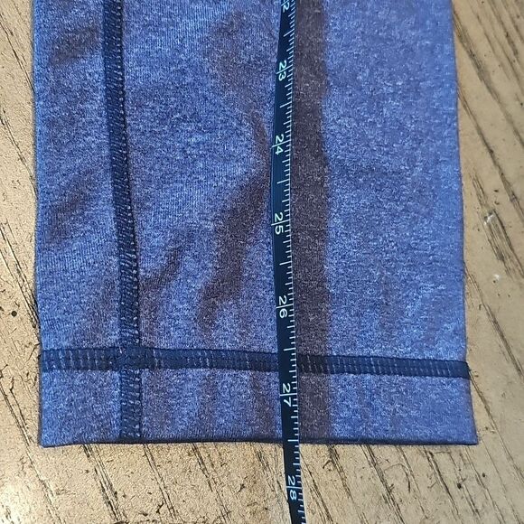 Lululemon crop legging size 6 - Picture 4 of 9